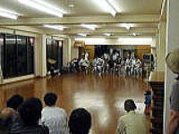 ���t�ɕ�������ό��q