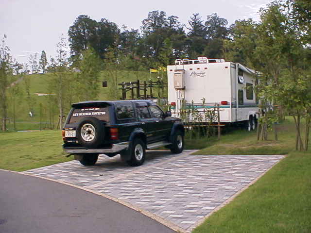 �g���[���[�n�E�X�Ƃi�h�o2001��