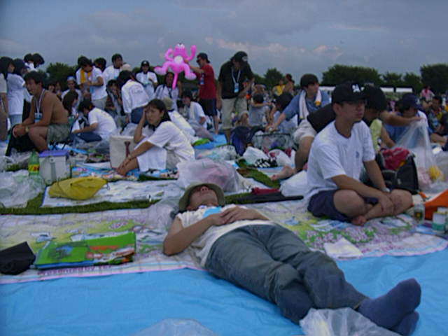 �����A�Q�Ă�l���B