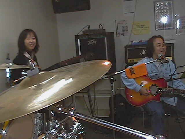 �s�A�m�͔@������A�M�^�[�͂i�h�o����